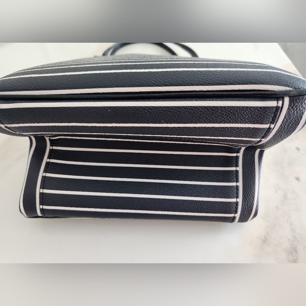 Kate Spade Navy & White Striped Bag. Unique Square Pop Open Bucket Bag Tote - Picture 6 of 14